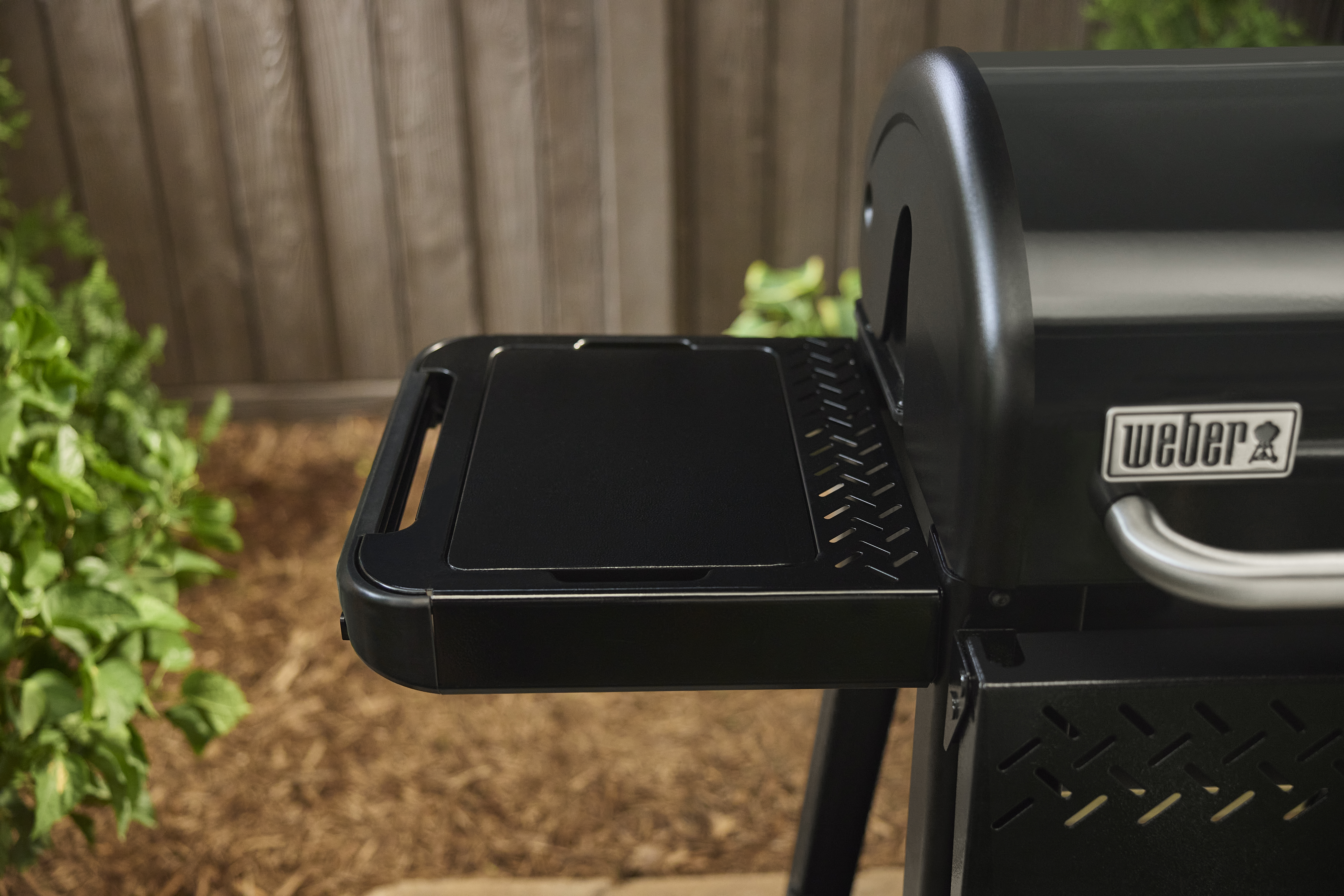Weber Smoque Holzpelletsmoker schwarz